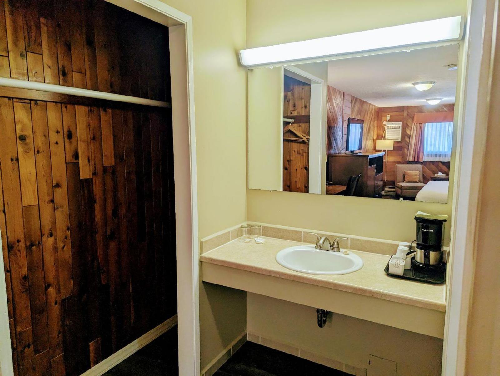 Alpine Inn & Suites Nelson Luaran gambar