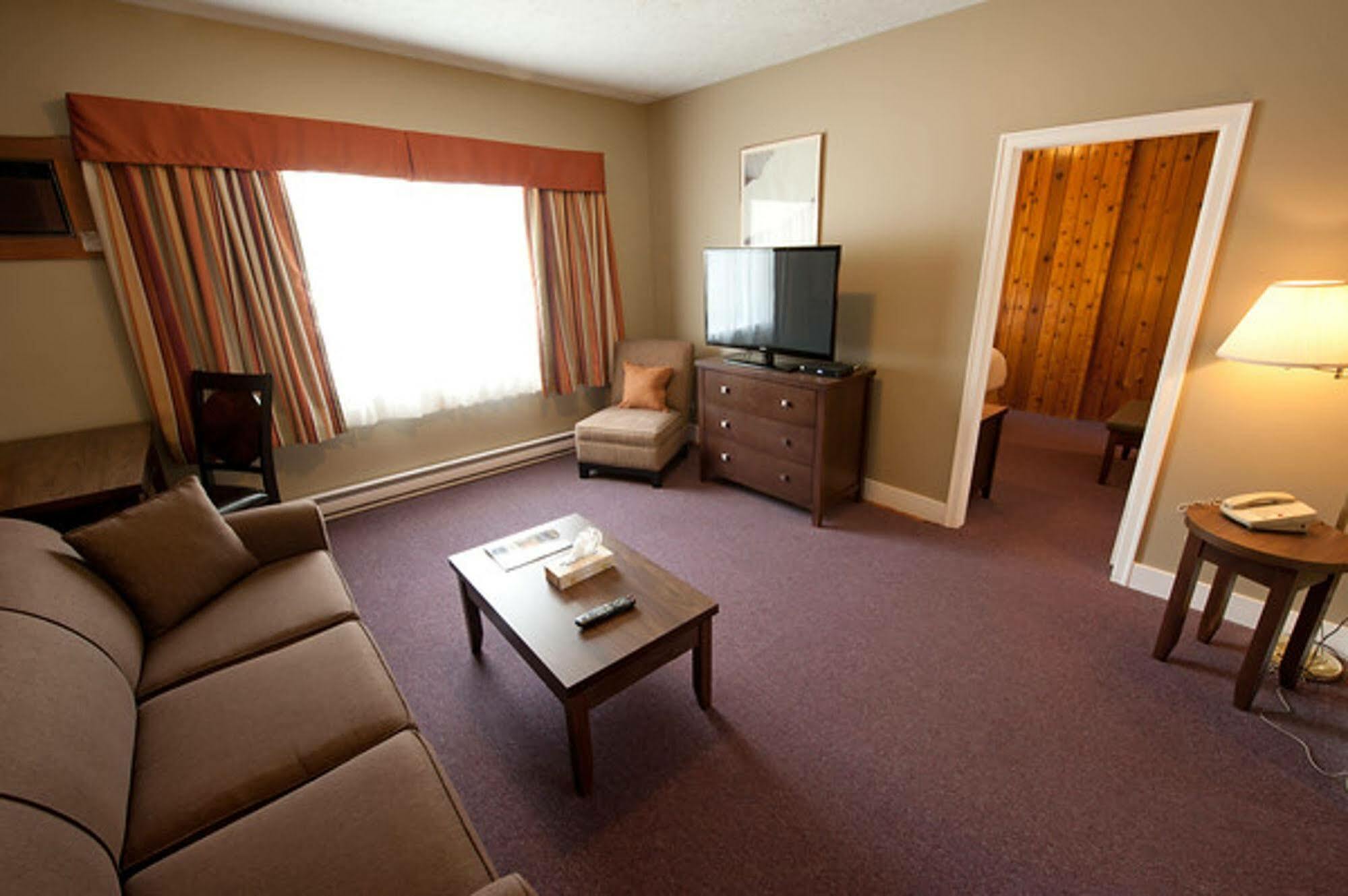 Alpine Inn & Suites Nelson Luaran gambar