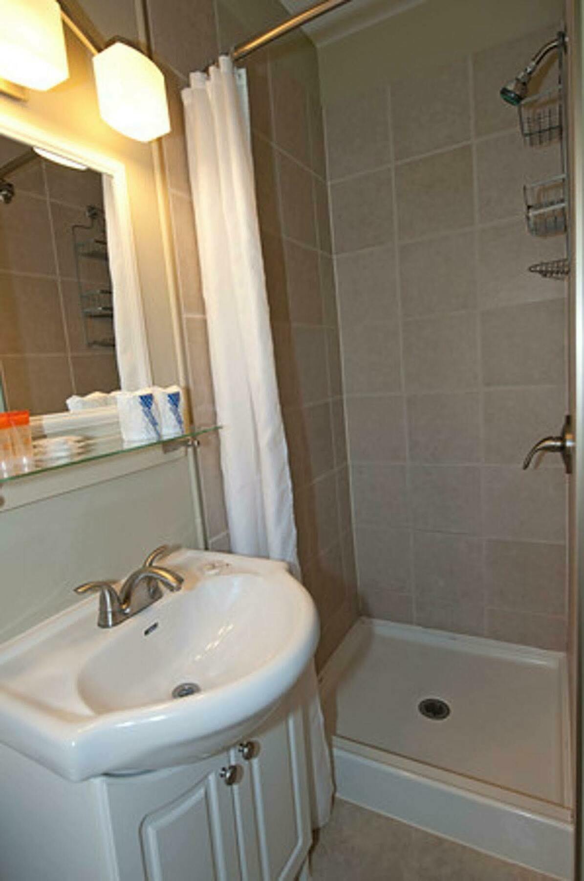 Alpine Inn & Suites Nelson Luaran gambar
