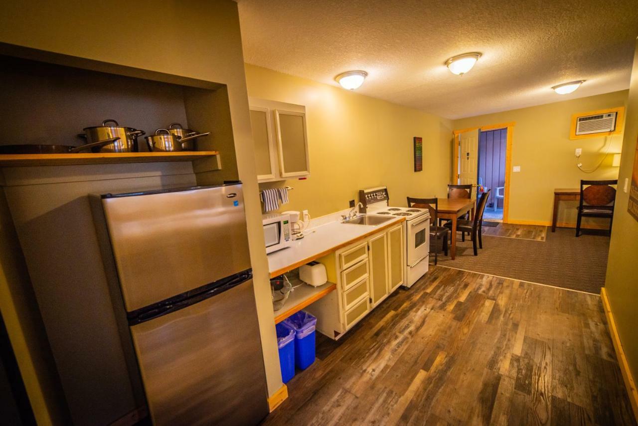Alpine Inn & Suites Nelson Luaran gambar
